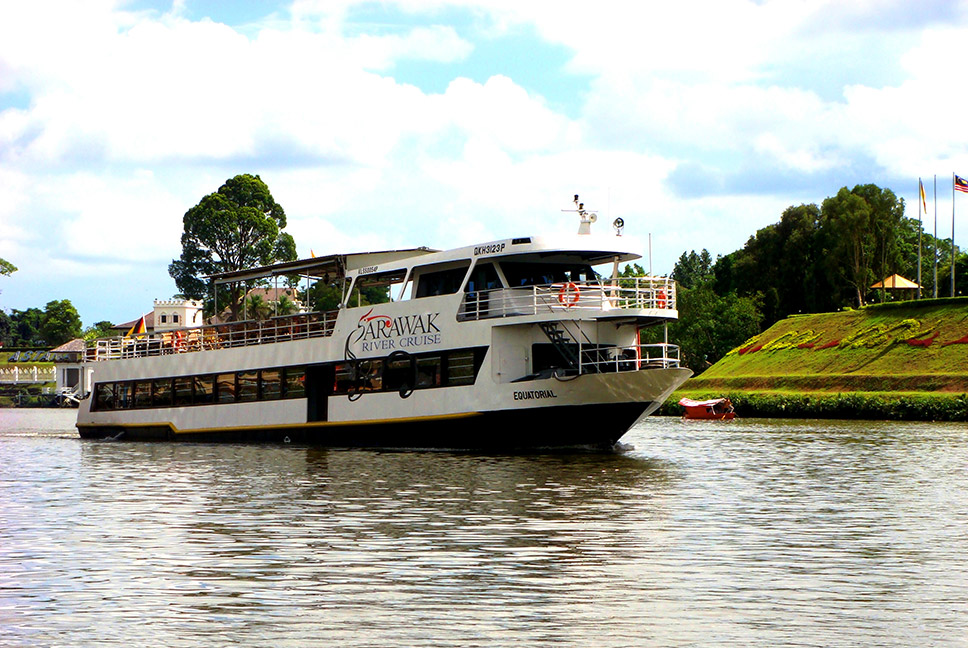 royal river cruise kuching